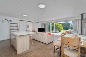 Interior - Hahei Getaway (Hahei)