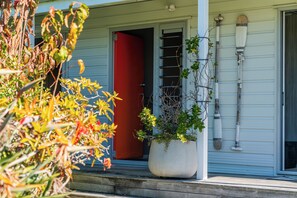 Exterior detail - Hahei Getaway (Hahei)