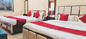 Deluxe Double Room - Sambhav Home Stay (Ujjain)