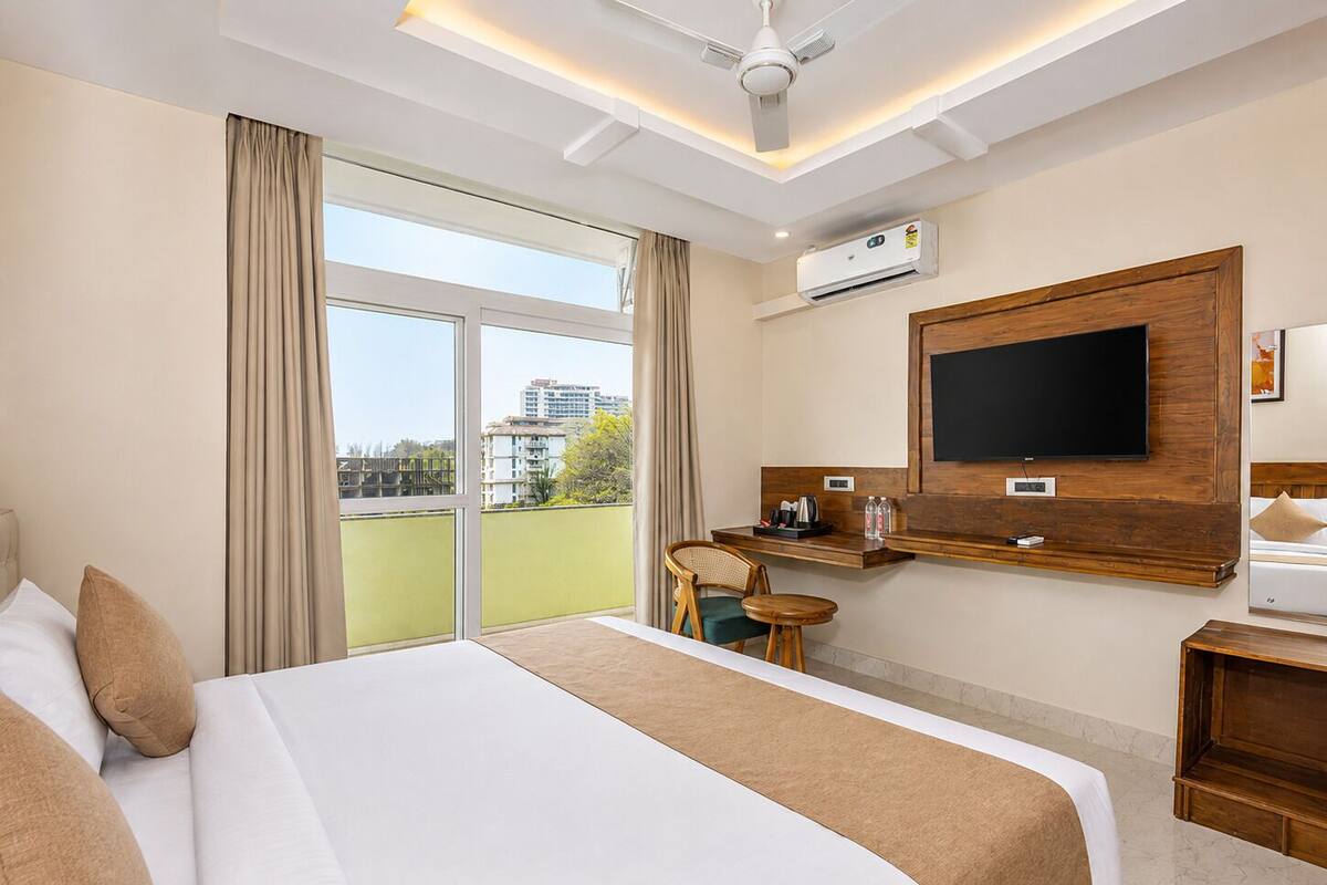 Standard Room, Balcony, Mountain View