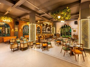 Dining - Ark Inn - Banquet and Hotels (Dehradun)