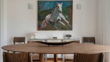 Apartment, 3 Bedrooms | Dining