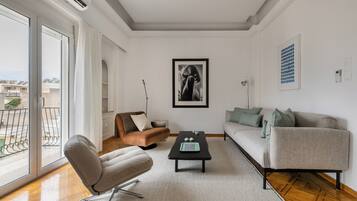Apartment, 3 Bedrooms | Living area