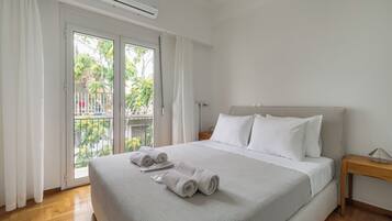 Apartment, 3 Bedrooms | Soundproofing, iron/ironing board, WiFi (free)