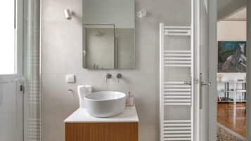 Apartment, 3 Bedrooms | Bathroom | Slippers