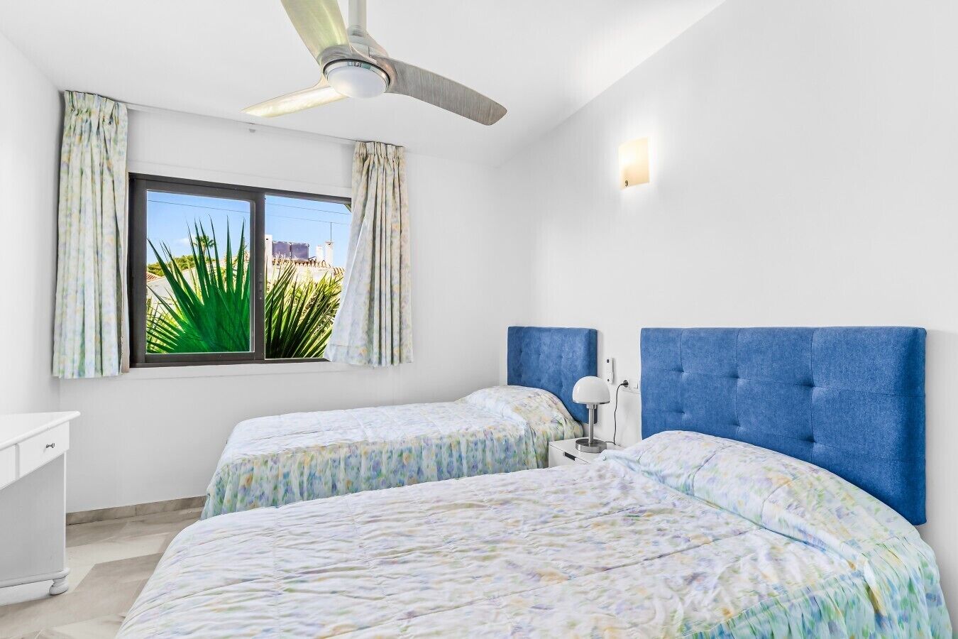 2 bedrooms, travel cot, WiFi, bed sheets