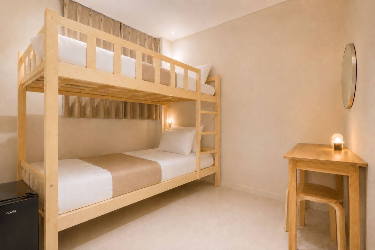 Quarto duplo | Cortinas blackout, Wi-Fi de cortesia