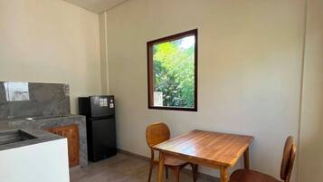 Deluxe Room, Kitchen | Private kitchen