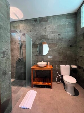 Håndklæder, Sæbe, Shampoo, Toiletpapir