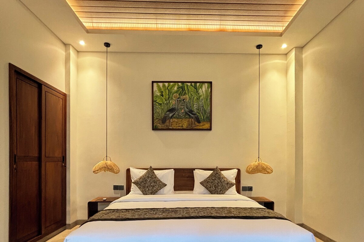 Superior Room, Pool View