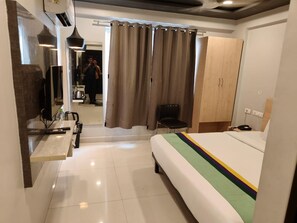 Desk - Halcyon Living (Hyderabad)