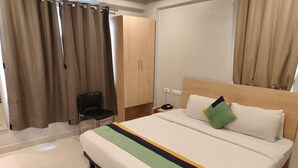 Standard Double Room | Desk - Halcyon Living (Hyderabad)