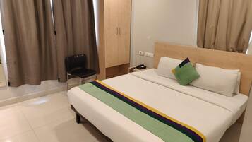 Quarto casal standard | Escrivaninha