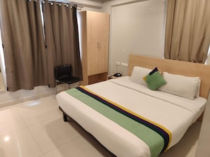 Standard Double Room | Meja 