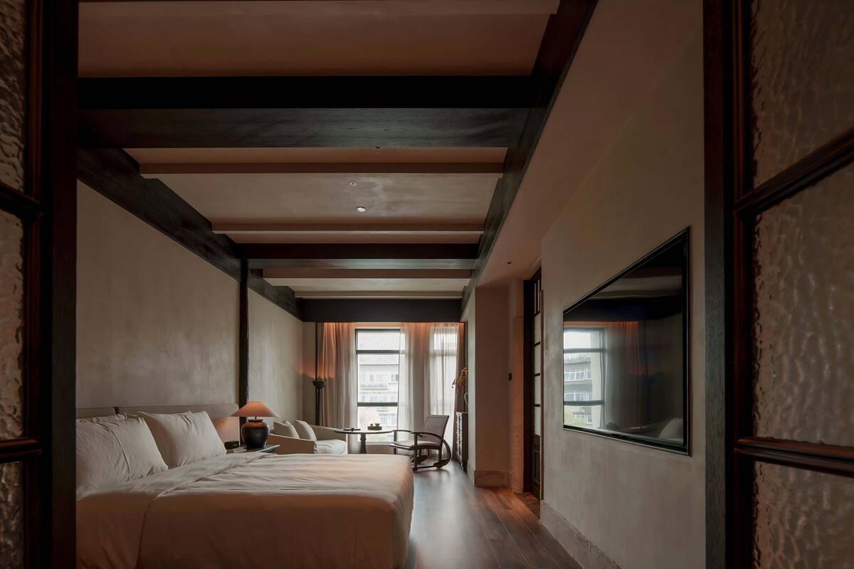 Romantic Double Room, City View