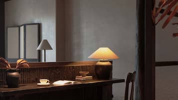Panoramic Suite, City View | Interior