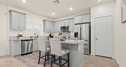 4BR/6 Beds/Near Hospitals & Lake Perris/UCR