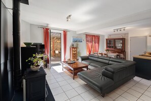 TV, DVD player