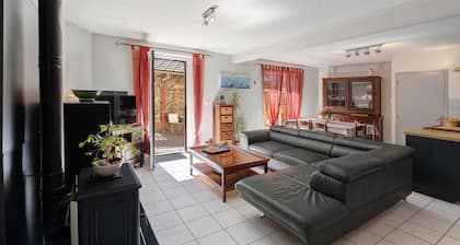 Cottage 'Gite Du Treuil' with Mountain View and Wi-Fi