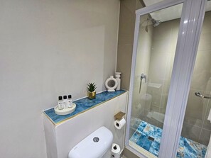 Bathroom - Millennial Blue Haven (Umhlanga)
