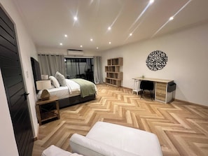 Internet - 3 Bedroom Luxury Villa - sleeps 6 with optional Spa Access (Cape Town)