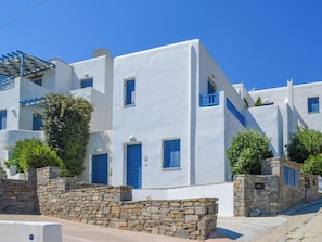 Exterior - One-Bedroom Apartment for 2 with Garden View (Molos)