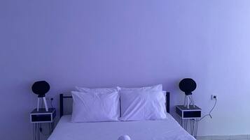 1 bedroom, iron/ironing board, internet
