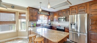 Swim, Grill & Relax! Copperas Cove Family Home