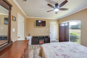 Room - Swim, Grill & Relax! Copperas Cove Family Home (Copperas Cove)
