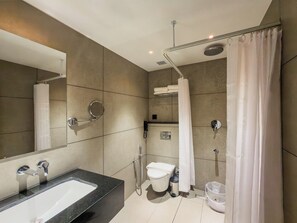 Deluxe-Zimmer | Badezimmer