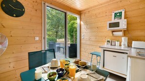 Unclassified image, 4 of 21, button - Bed and Breakfast 'Chambre D'hôtes Les Coquelicots' with Private Terrace, Wi-Fi and Air Conditioning (Fronton)