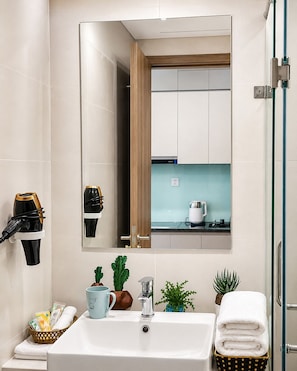 Appartamento Basic, balcone, vista mare | Bagno