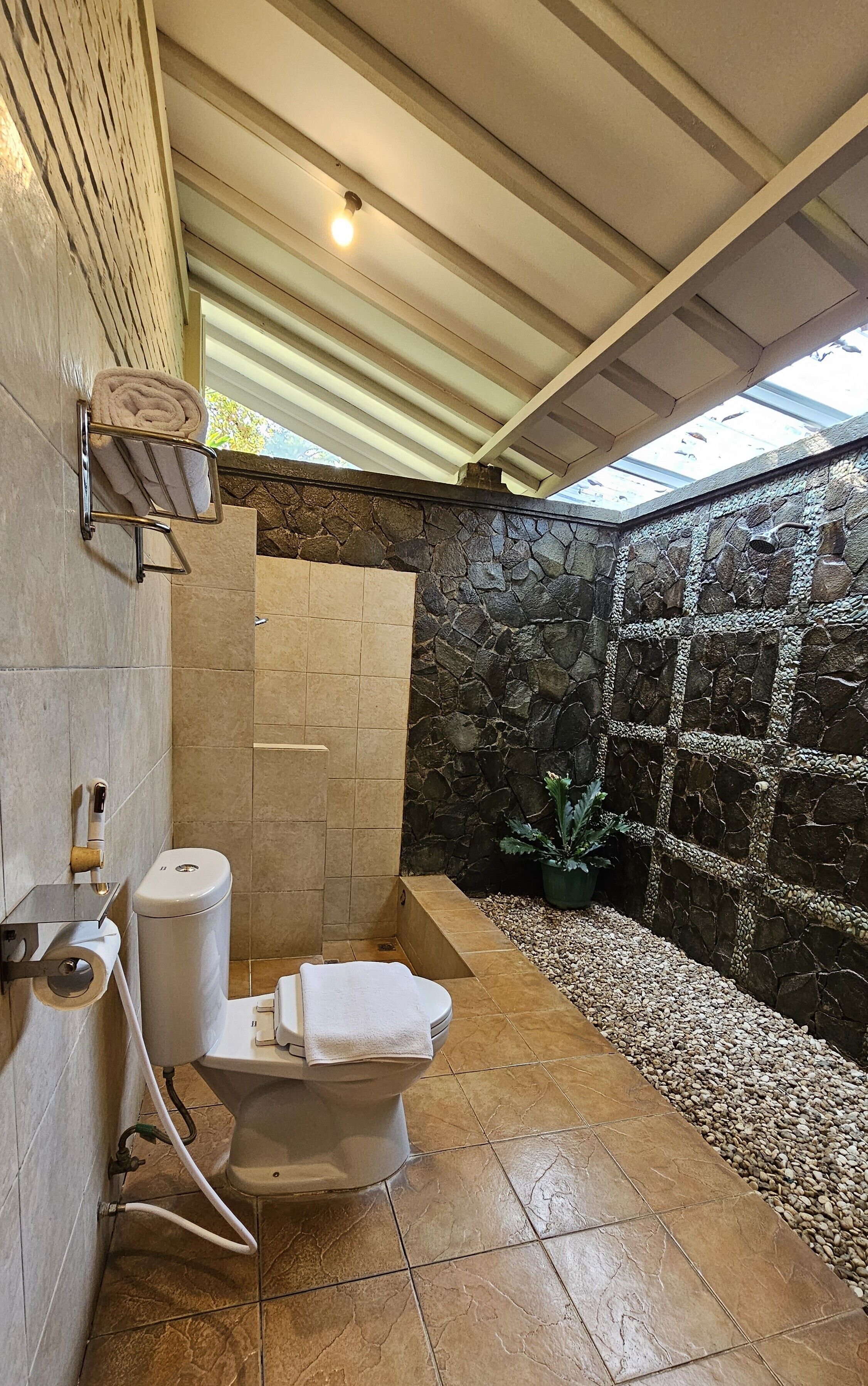 Habitación superior con 2 camas individuales | Baño