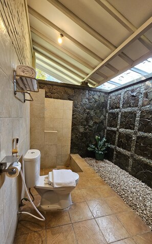 Superior Twin Room | Bathroom - Horison Resort Tlogo Semarang (Kabupaten Semarang)