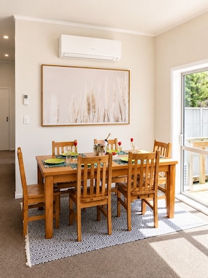 Unclassified image, 5 of 12, button - Two bedroom  in New Zealand, Whitianga (Whitianga)
