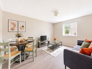 Unclassified image, 4 of 14, button - 2BR Holyrood & Arthur's Seat Retreat (Edinburgh)