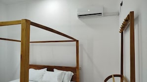 Standard Double Room, Balcony, Garden View
