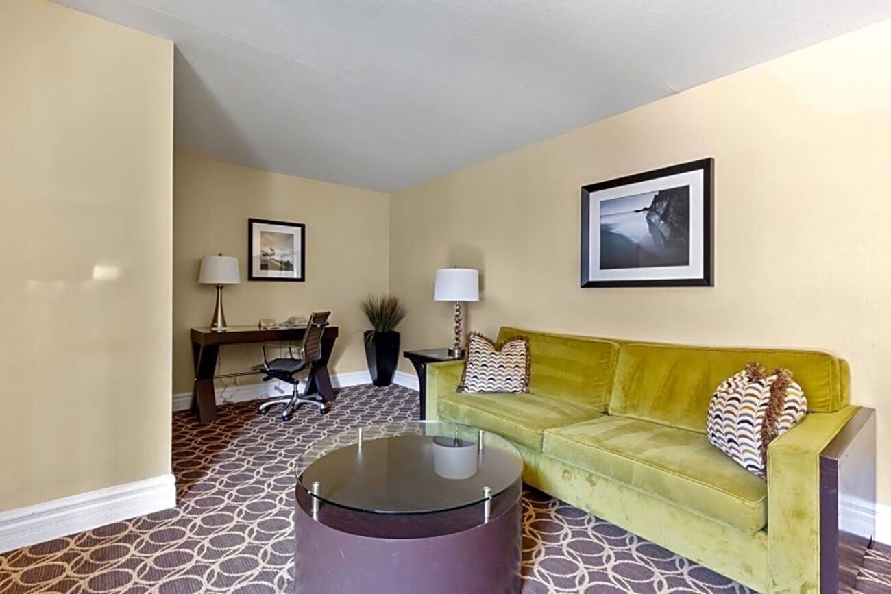 Spacious Suite | Courtyard | Outdoor Pool | Free Parking | Bbq Area - Larkspur, CA