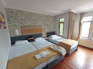 Standard Triple Room, Balcony | Free WiFi - Sunset Otel (Ağva)