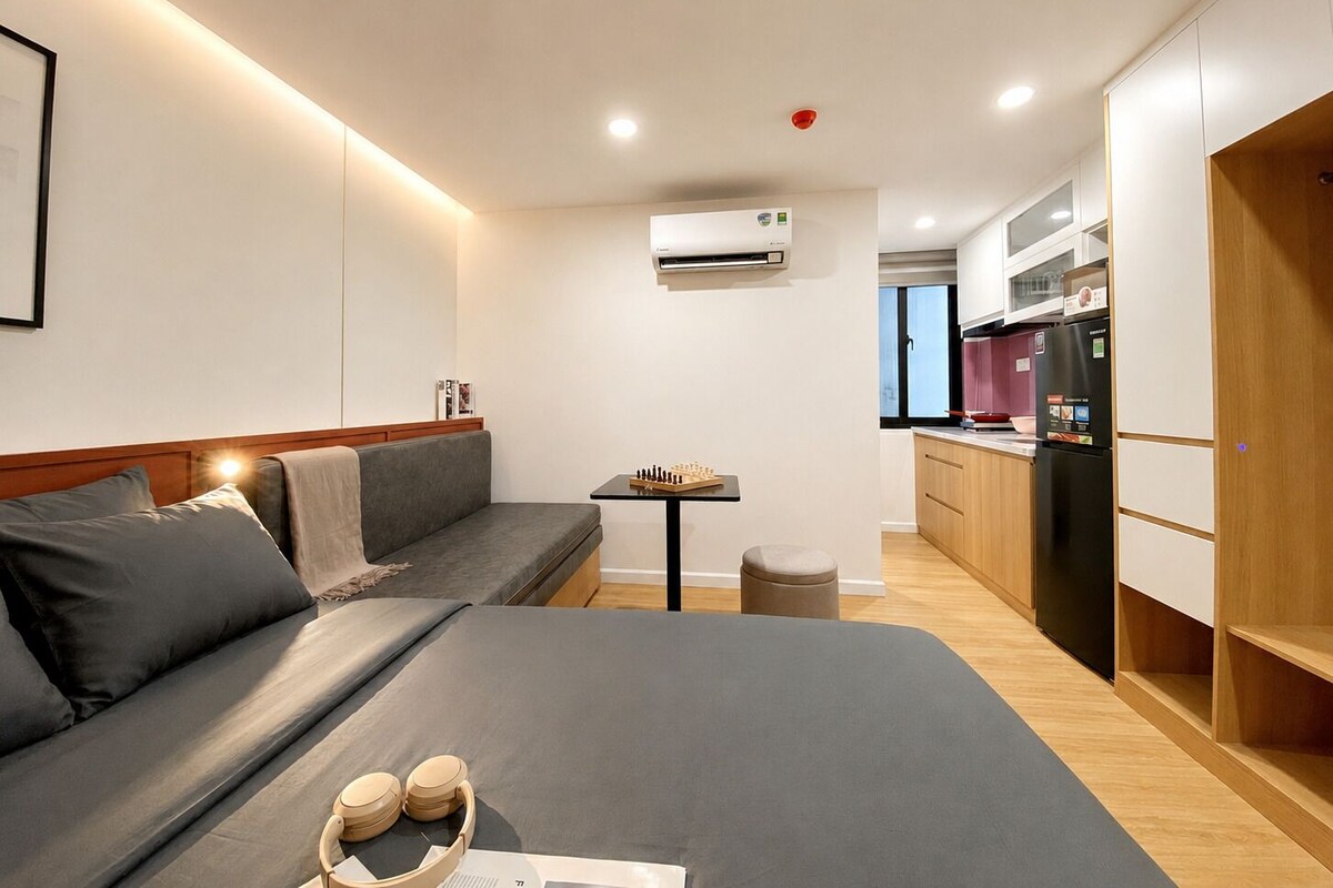 Laptop workspace, iron/ironing board, WiFi (free)