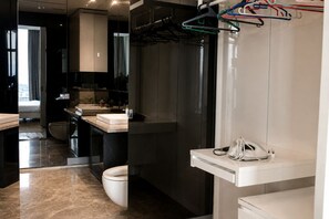Suite Deluxe, vista a la ciudad | Baño
