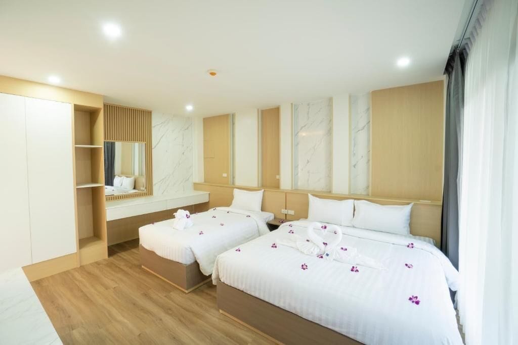 Family Room, Non Smoking, Balcony | Blackout curtains, free WiFi