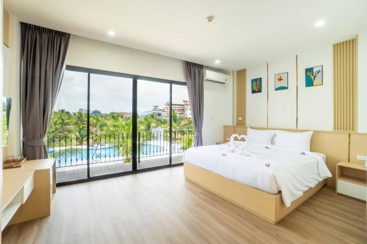 Deluxe Double Room, Non Smoking, Pool View | Blackout curtains, free WiFi