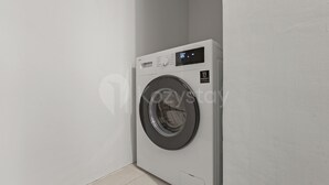 Biệt thự, 3 phòng ngủ, quang cảnh hồ bơi | Giặt ủi