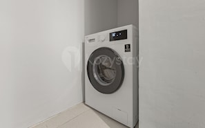 Vila, 3 kamar tidur, pemandangan kolam renang | Laundry