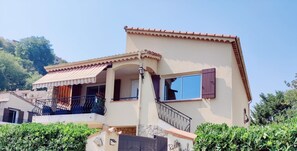 Exterior - Villa "Upper" – 3 bedrooms, 8 guests, private terrace, Wi-Fi, air conditioning (Cagnes-sur-Mer)
