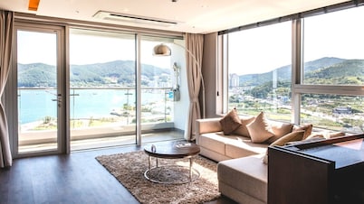 Hotel The PORA Suitz