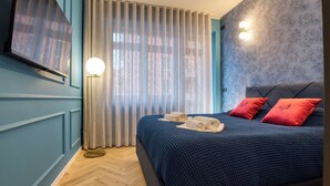 Deluxe-Apartment, Balkon, Stadtblick | Bügeleisen/Bügelbrett, kostenloses WLAN