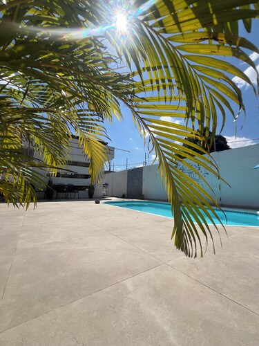 Comfortable house with pool and 4 suites. Close to everything. Super quiet place.