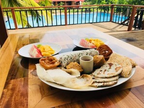 Outdoor dining - Hotel 4 U Saliya Garden  (Anuradhapura)